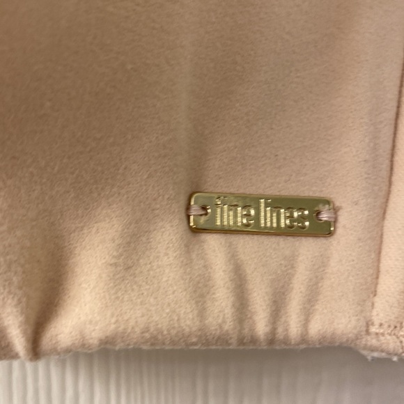 Fine Line brand Cream color 42D bra. - Picture 3 of 5